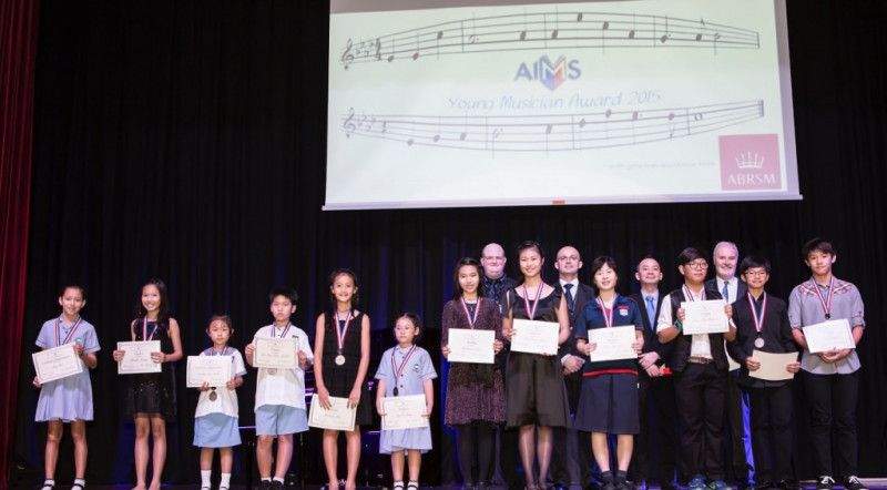 All the finalist with Mr Dalton and the judges