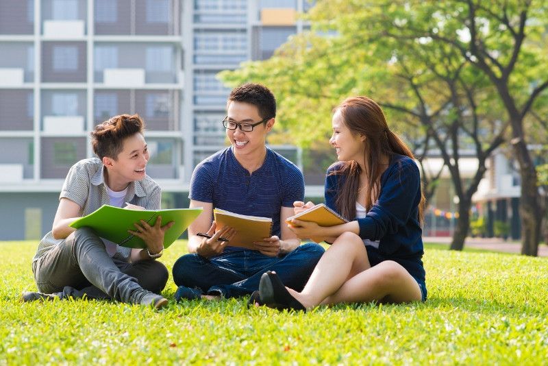 How to Choose a Pre-University Program